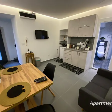 Apartment M *
